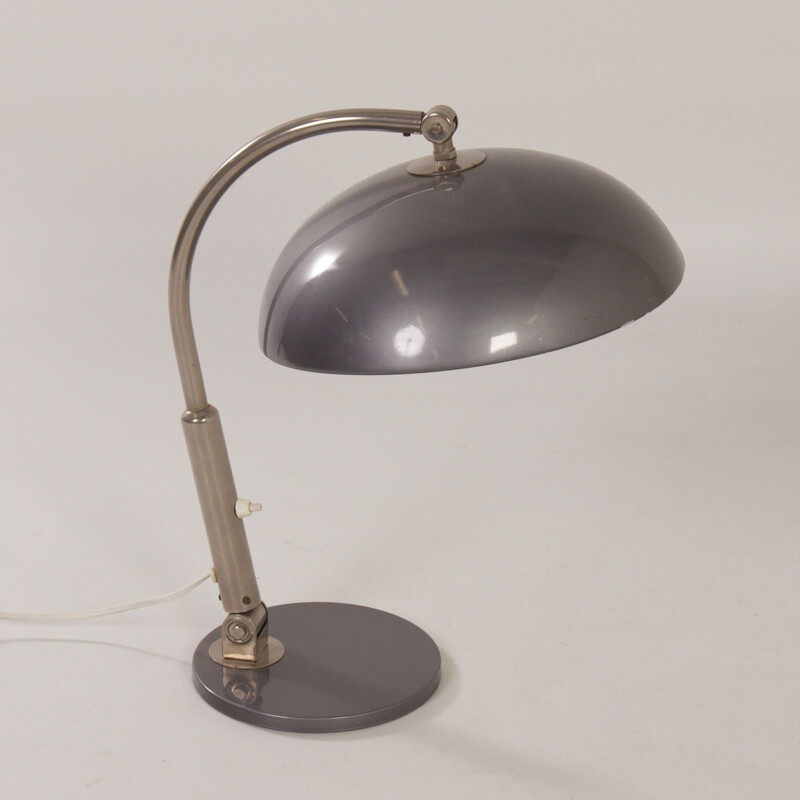 Lampada da tavolo vintage modello 144 in metallo e alluminio di H. Busquet per Hala, 1950