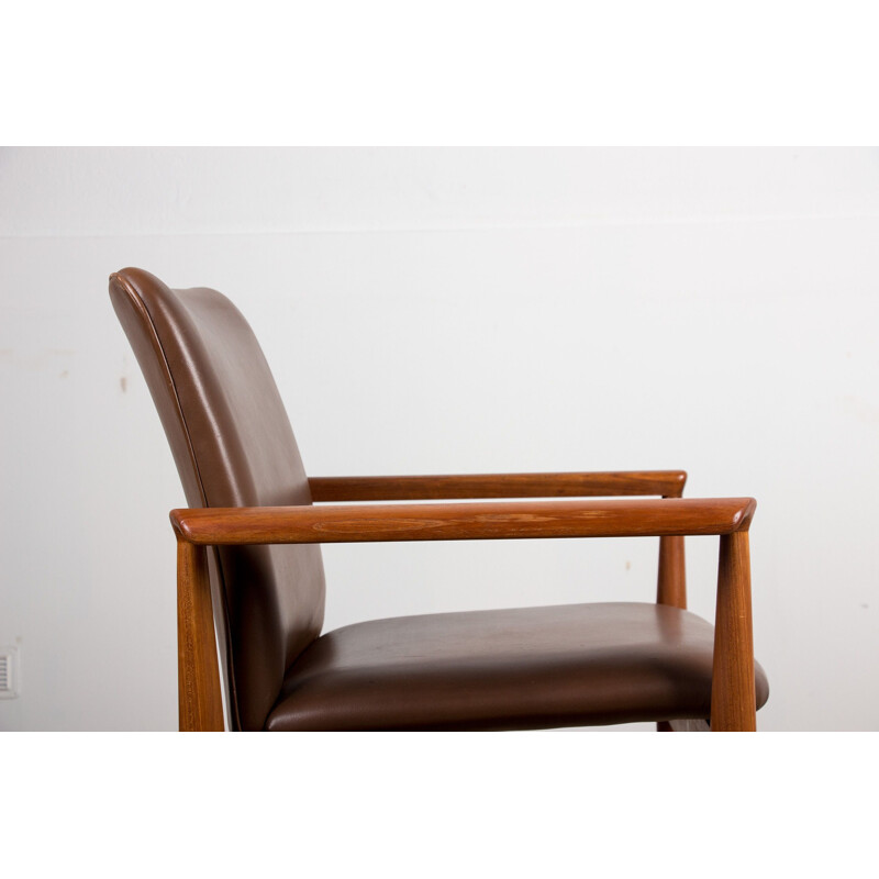 Vintage Danish teak and leather armchair model 209 "Diplomat" by Finn Juhl for Cado