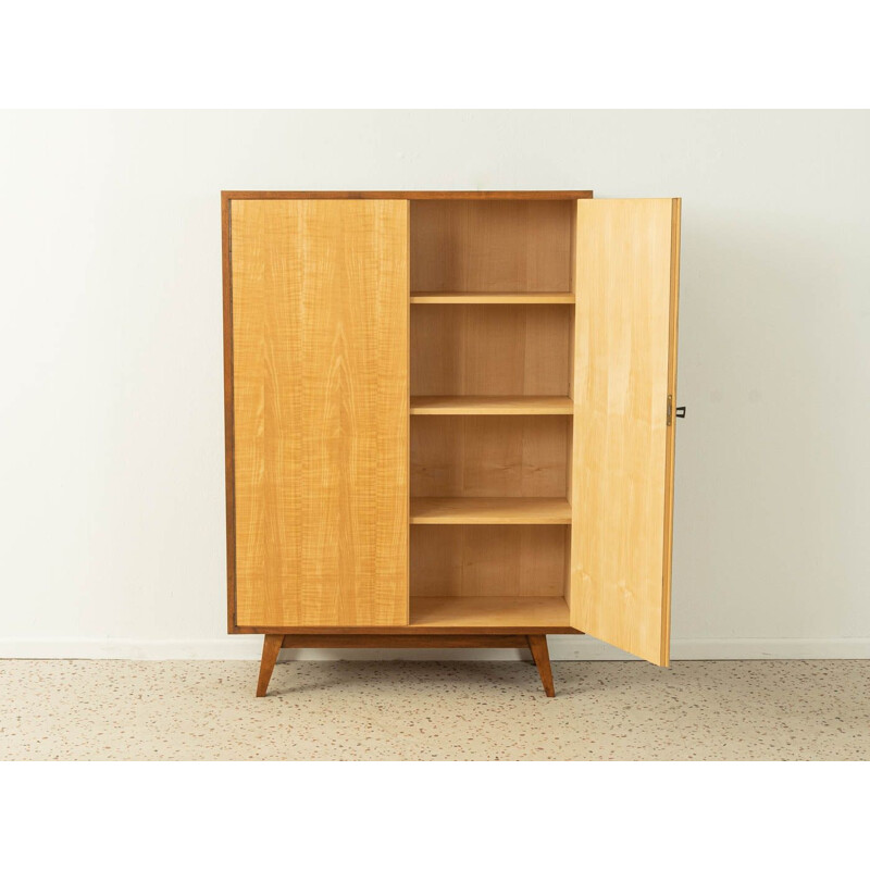 Armoire vintage en noyer et bois de frêne avec deux portes de placard, Allemagne 1950