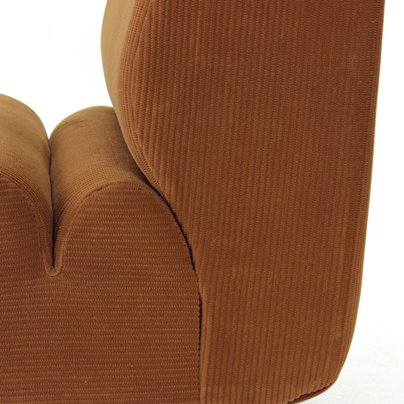Bruine stoffen fauteuil, Tsjechoslowakije 1970