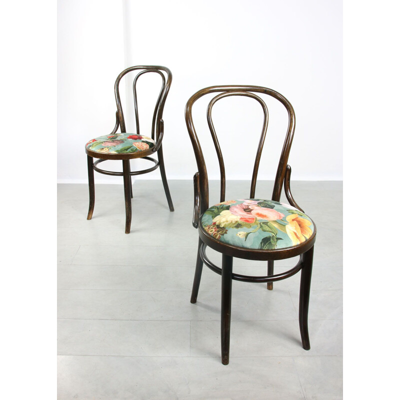 Ensemble de 4 chaises vintage Thonet No. 18 en velours brun foncé