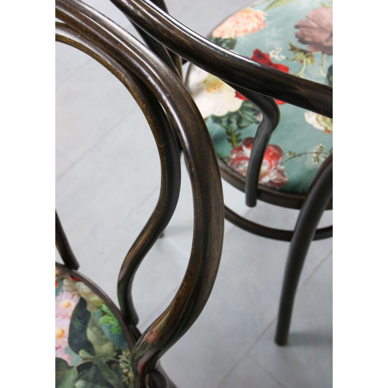 Set di 4 sedie vintage Thonet No. 18 in velluto marrone scuro