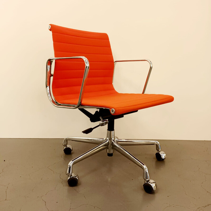 Langwerpig referentie Productie Vintage bureaustoel Ea117 van Ray en Charles Eames voor Vitra, 1958
