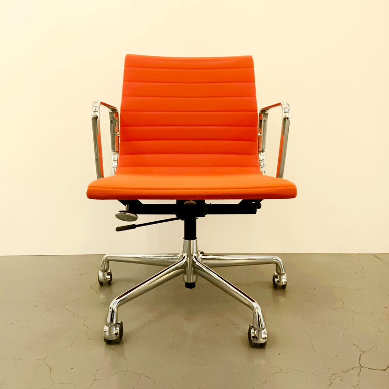 Sedia da ufficio vintage Ea117 di Ray e Charles Eames per Vitra, 1958