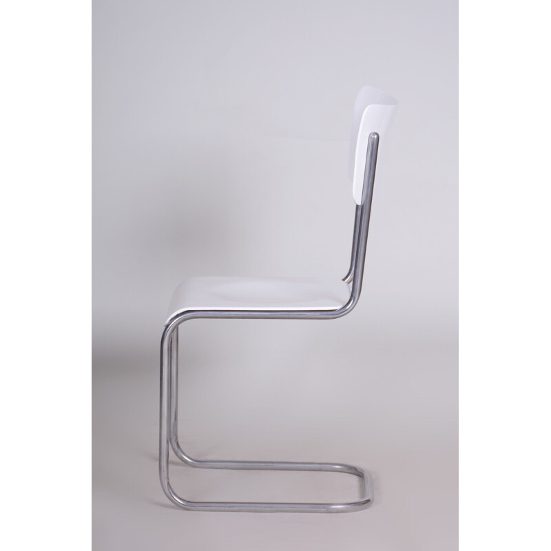 Silla blanca vintage Bauhaus de Vichr