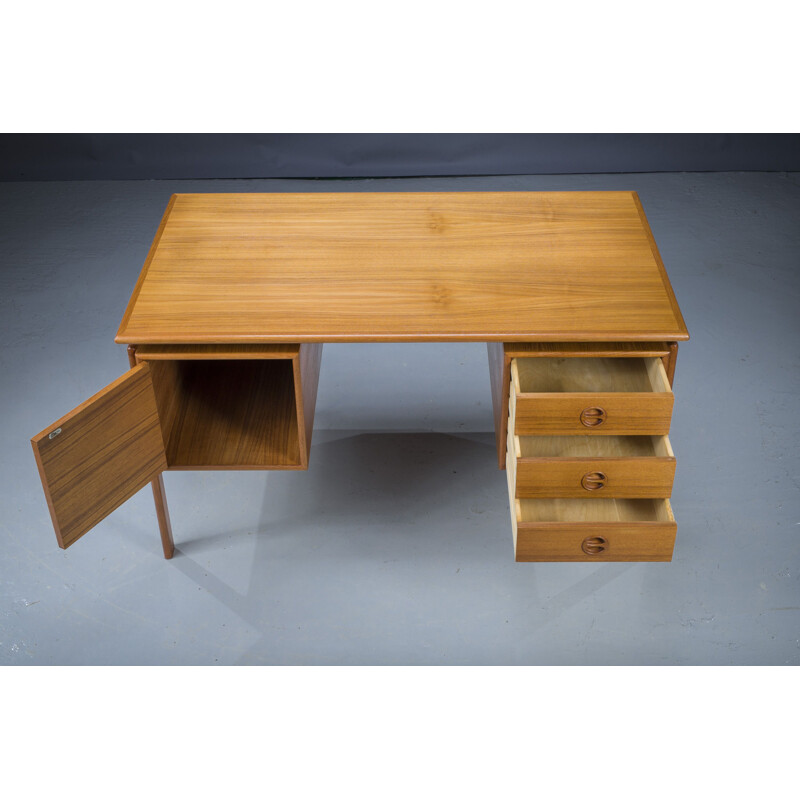 Danish vintage desk by Arne Vodder for Gv Møbler, 1960s