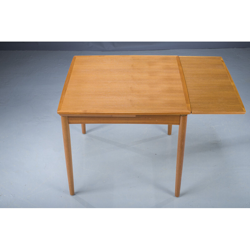 Tavolino danese vintage in teak modello 28 di Poul Hundevad per Hundevad