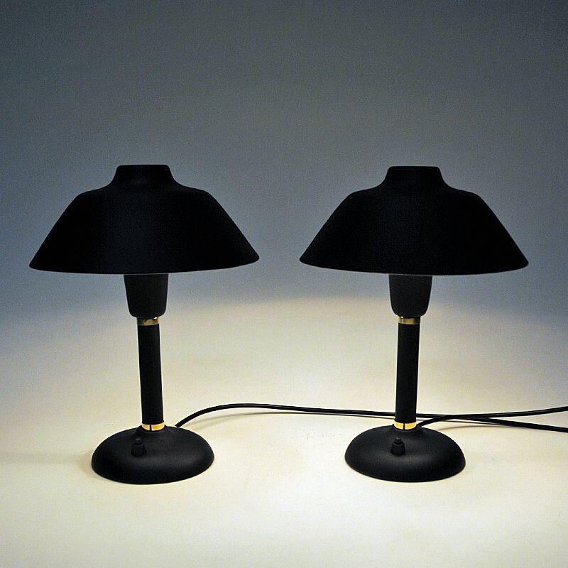 Paire de lampes de table vintage en métal noir et suédois par Gemi, 1950