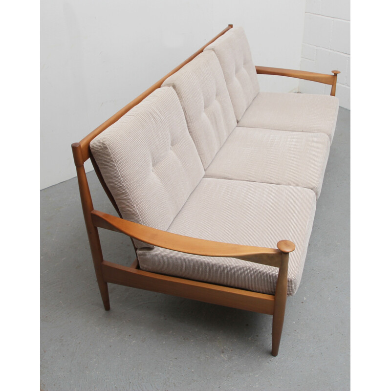 Canapé 3 places en bois massif et tissu beige - 1960