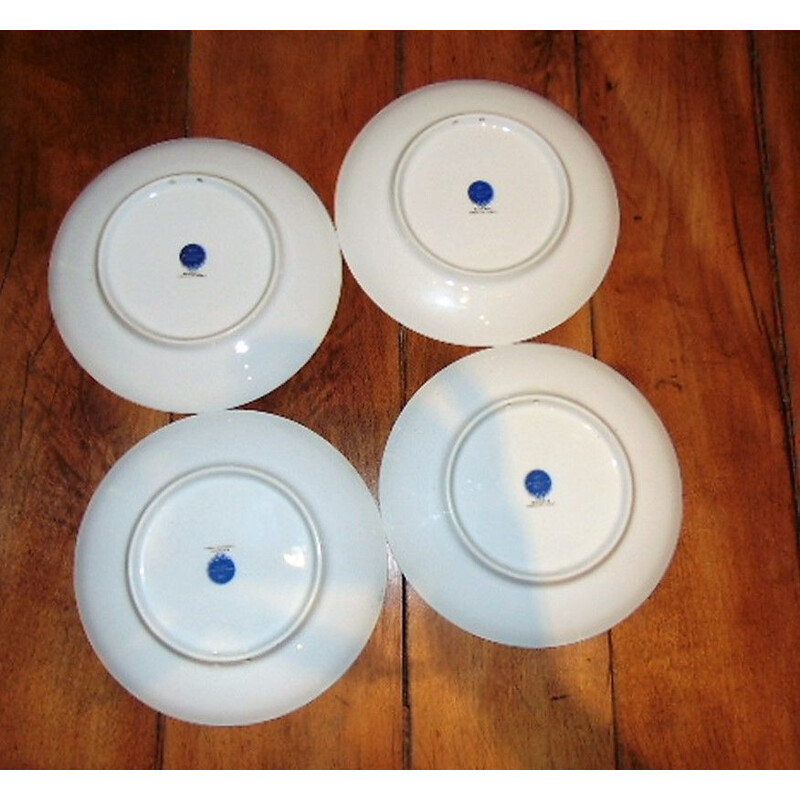 Set of 4 decorative vintage wall plates