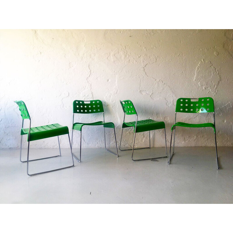 Set of 4 vintage stackable chairs by Rodney Kinsman for Bieffeplast, Italy 1970