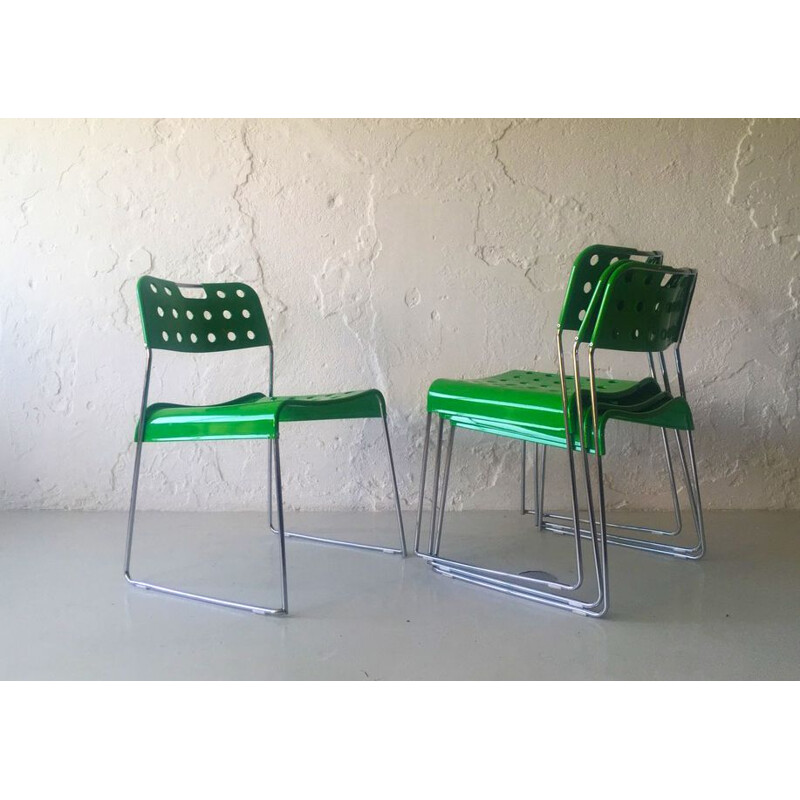 Set of 4 vintage stackable chairs by Rodney Kinsman for Bieffeplast, Italy 1970