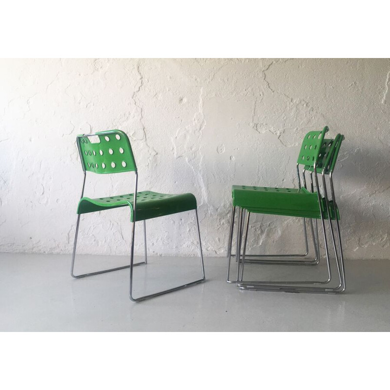 Set of 4 vintage stackable chairs by Rodney Kinsman for Bieffeplast, Italy 1970