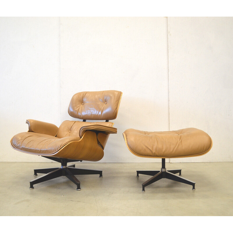 Herman Miller Lounge Chair & Ottoman in walnut and leahter, Charles EAMES - 1980s