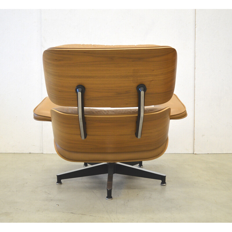Herman Miller Lounge Chair & Ottoman in walnut and leahter, Charles EAMES - 1980s