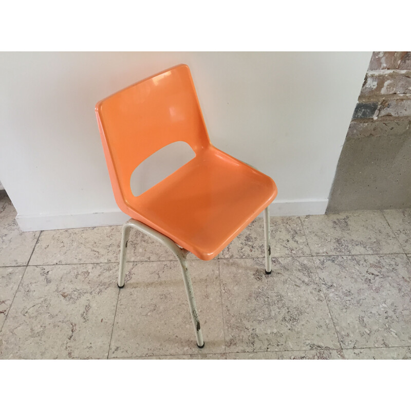 Chaise d'école vintage orange
