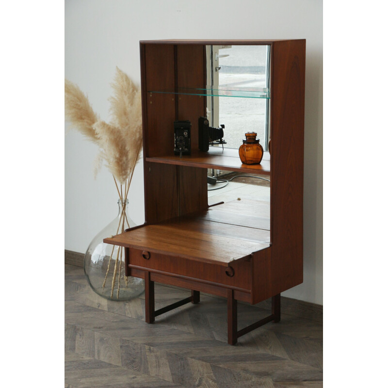 Scandinavian vintage Turnidg of London teak display cabinet, 1960