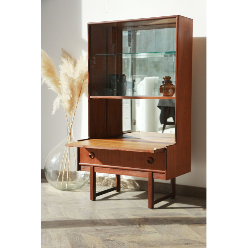 Scandinavian vintage Turnidg of London teak display cabinet, 1960