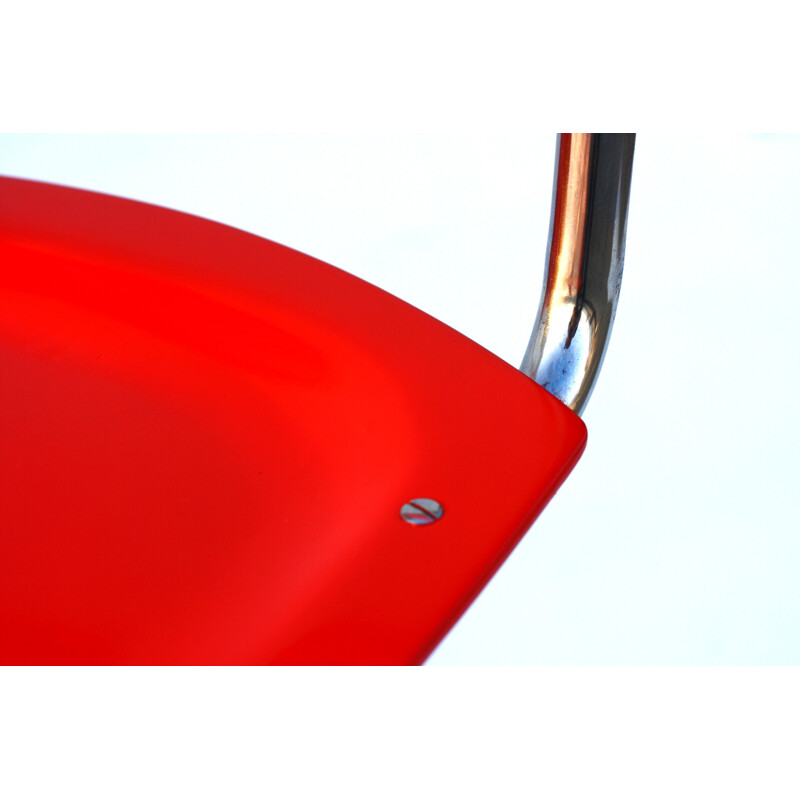Chaise style industriel rouge en métal chromé - 1960
