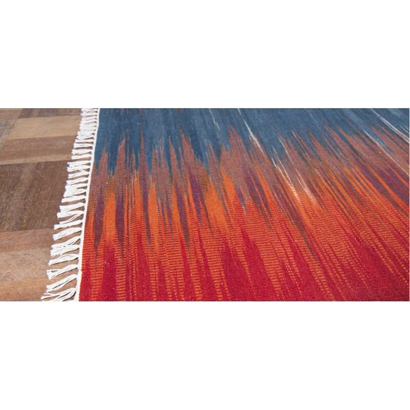 Tapis Kilim tissé en bleu et rouge - 1970