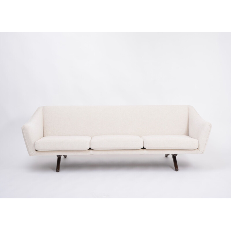Vintage beige Danish sofa model Ml140 by Illum Wikkelsø
