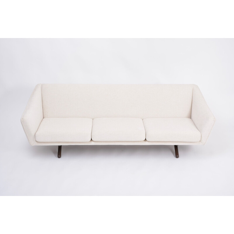 Vintage beige Danish sofa model Ml140 by Illum Wikkelsø