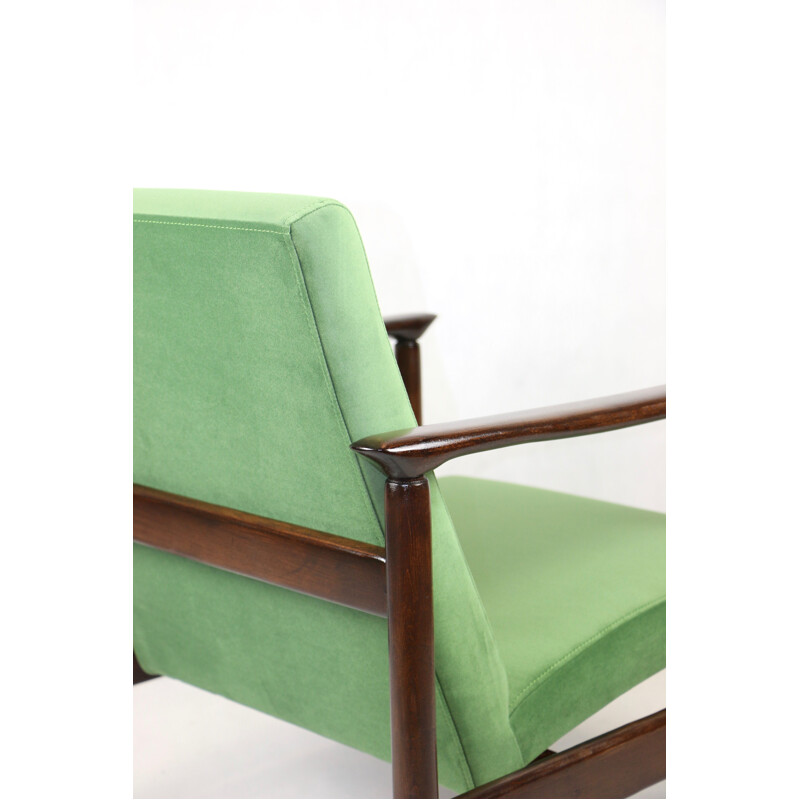 Vintage light green velvet Gfm-142 armchair by Edmund Homa, 1970s