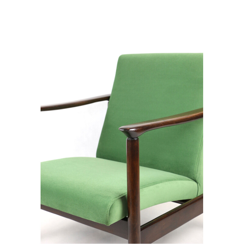 Vintage light green velvet Gfm-142 armchair by Edmund Homa, 1970s