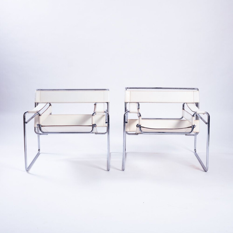 Coppia di sedie club vintage Wassily in bianco di Marcel Breuer per Gavina, 1980