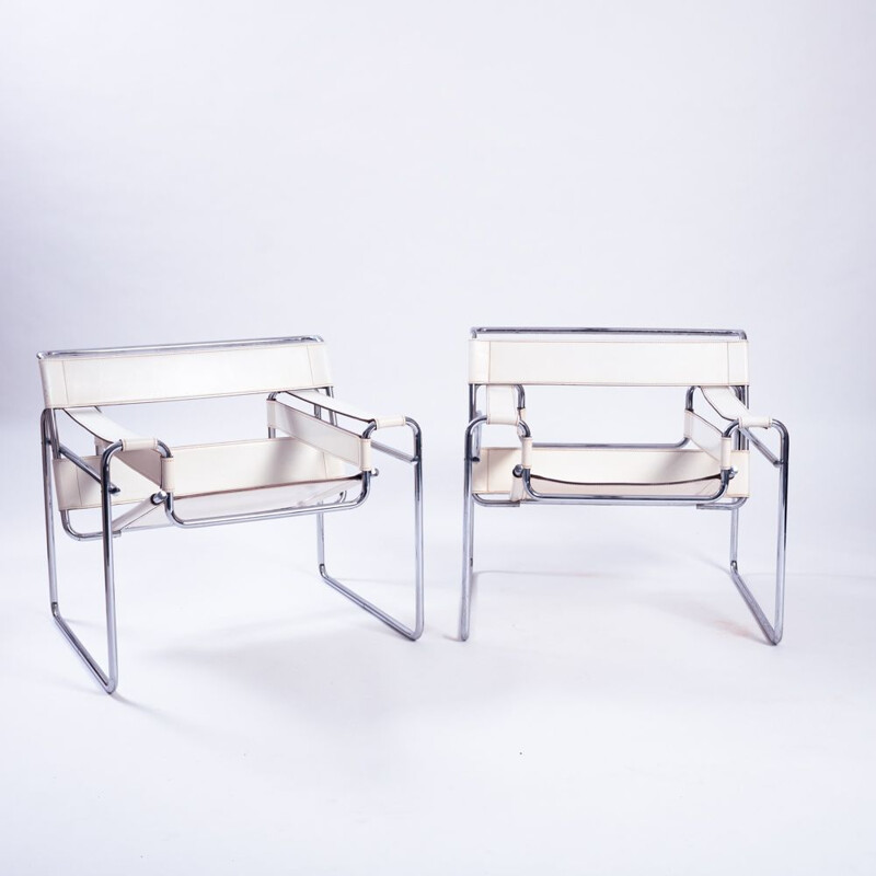 Par de cadeiras de clube vintage Wassily em branco de Marcel Breuer para Gavina, 1980