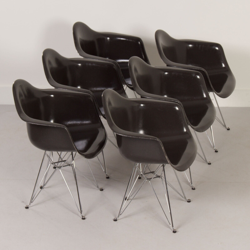 Set van 6 vintage Dar glasvezel stoelen van Charles Eames voor Modernica, 2000