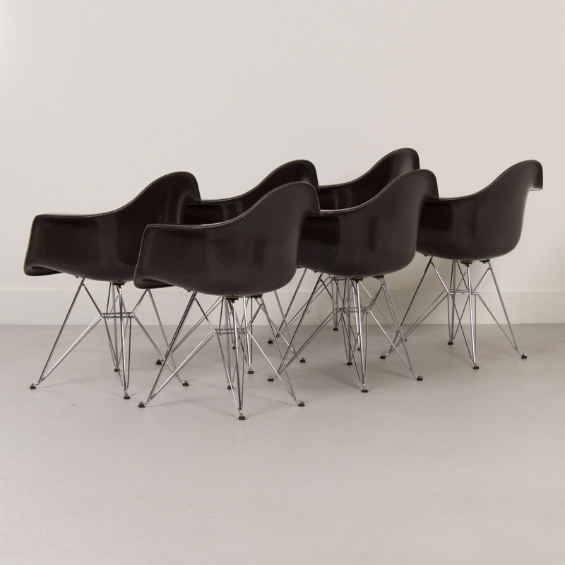 Ensemble de 6 fauteuils vintage Dar en fibre de verre par Charles Eames pour Modernica, 2000