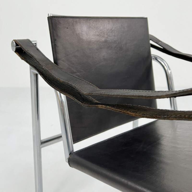Paire de fauteuils  Lc1 vintage en cuir noir par Le Corbusier pour Cassina, 1970