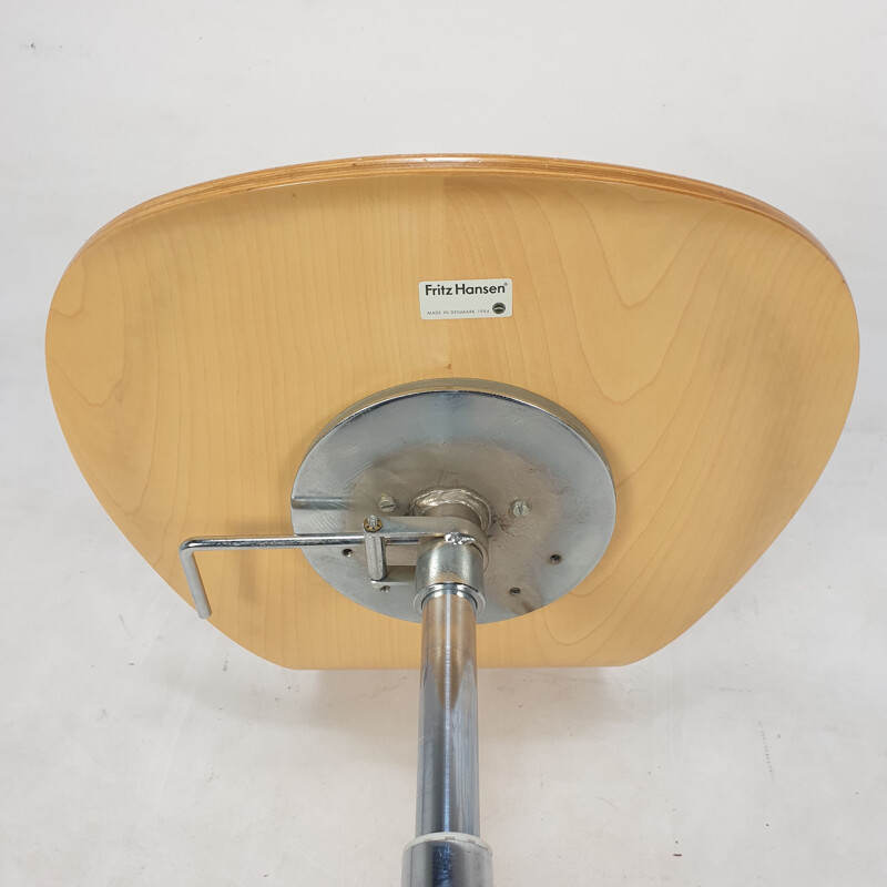 Cadeira giratória Vintage modelo 3117 por Arne Jacobsen para Fritz Hansen, 1994s