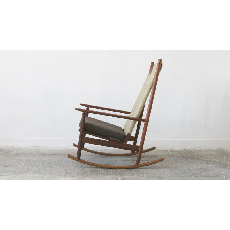 Vintage teakhouten schommelstoel van Hans Olsen voor Juul Kristensen