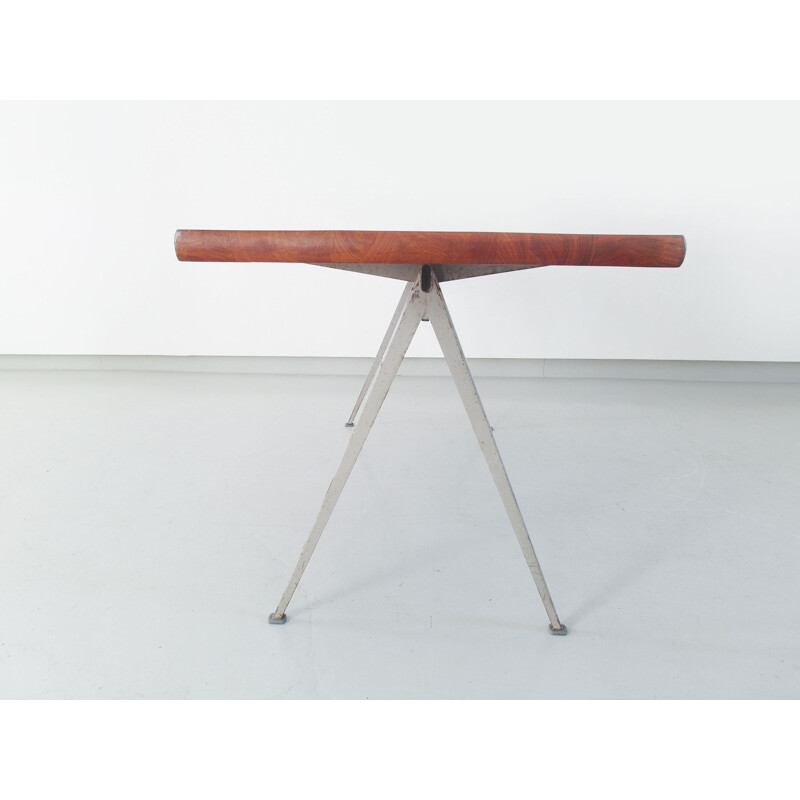 Mesa piramidal vintage de Wim Rietveld para Ahrend de Cirkel, Países Bajos 1960