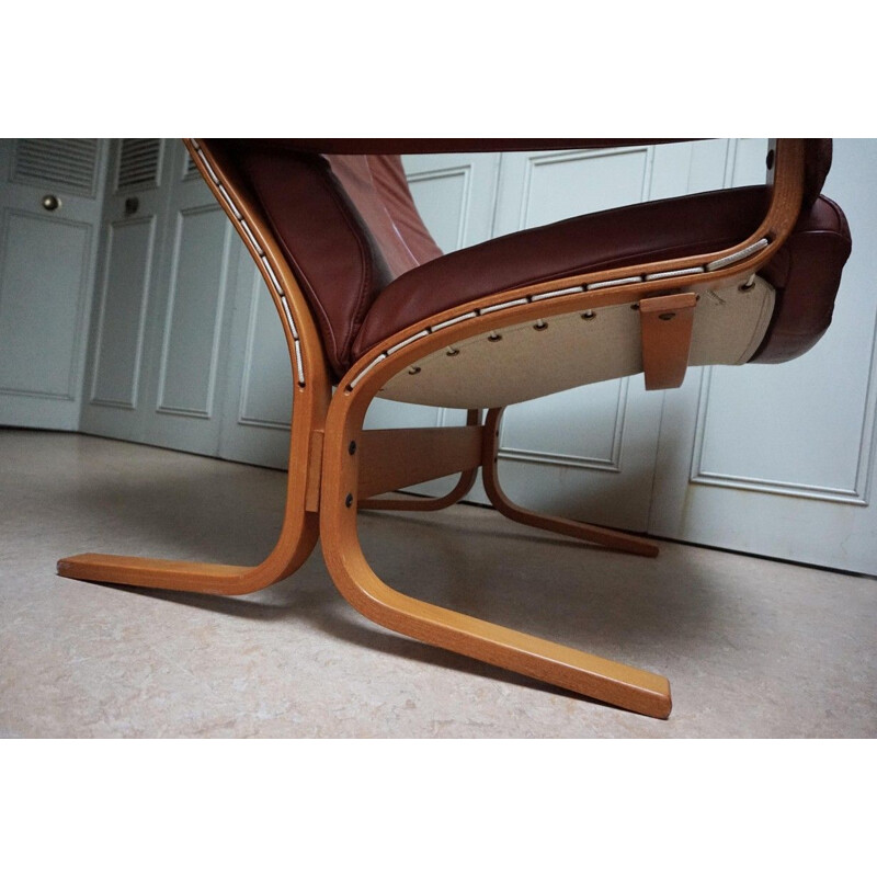 Vintage armchair in leather and beech wood by Ingmar Relling for Westnova, Norway 1970