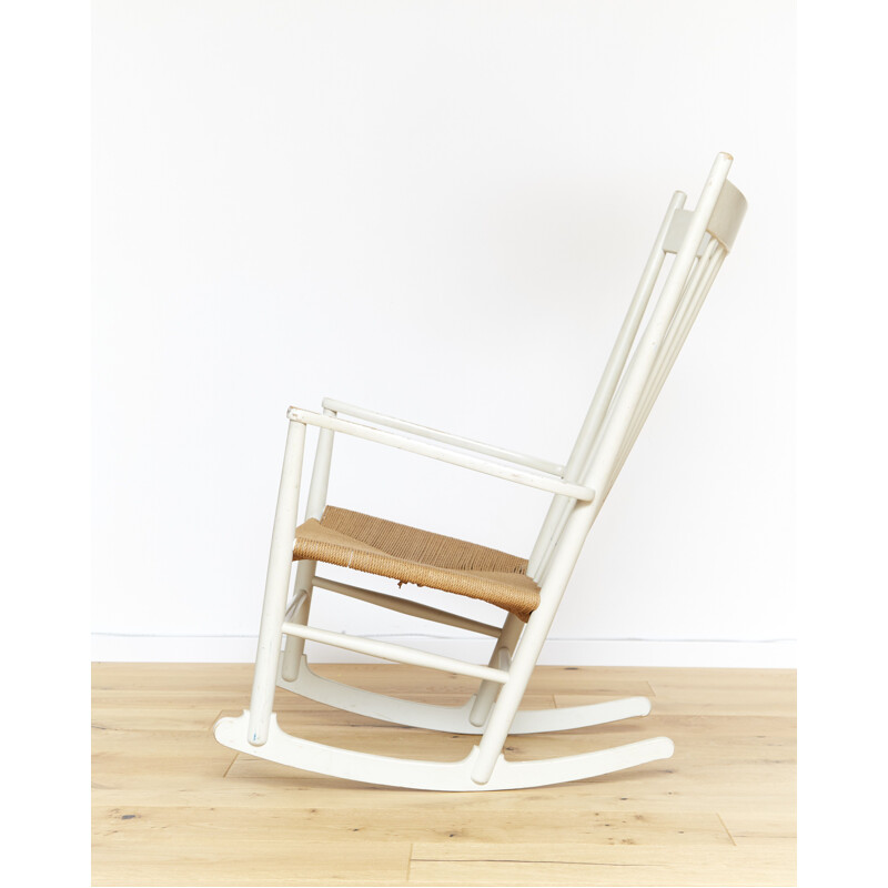 Vintage rocking chair model J16 by Hans J.Wegner for Fdb Møbler