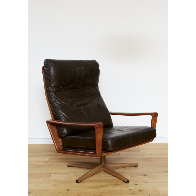 Vintage swivel armchair by Arne Wahl Iversen for Komfort