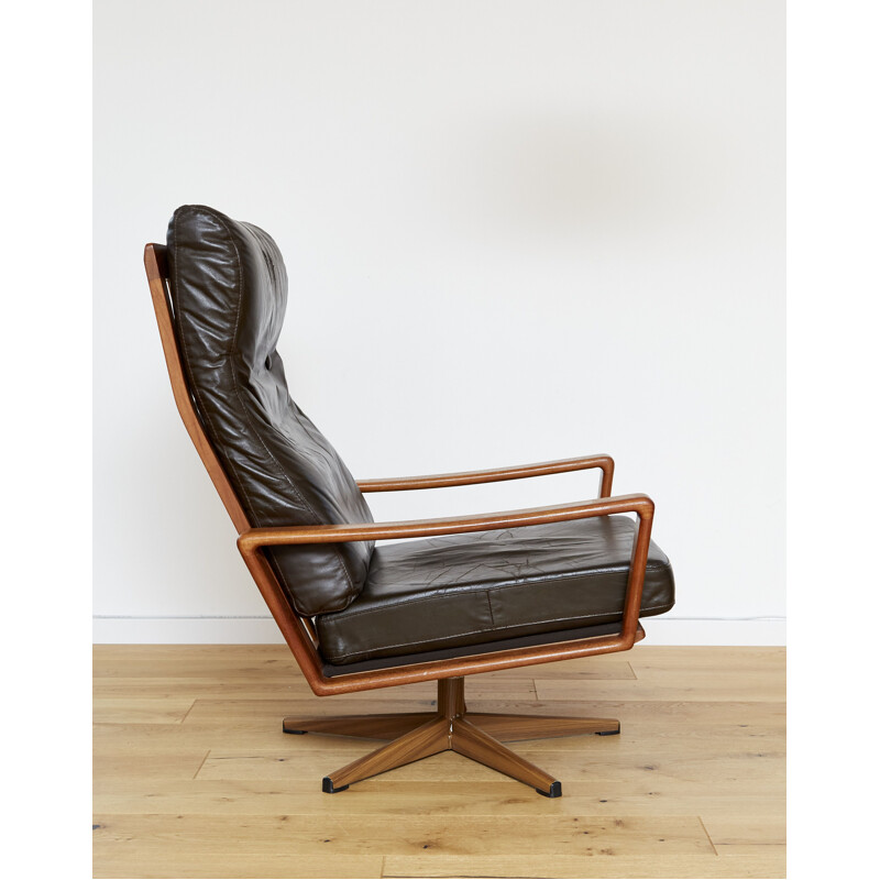 Vintage swivel armchair by Arne Wahl Iversen for Komfort