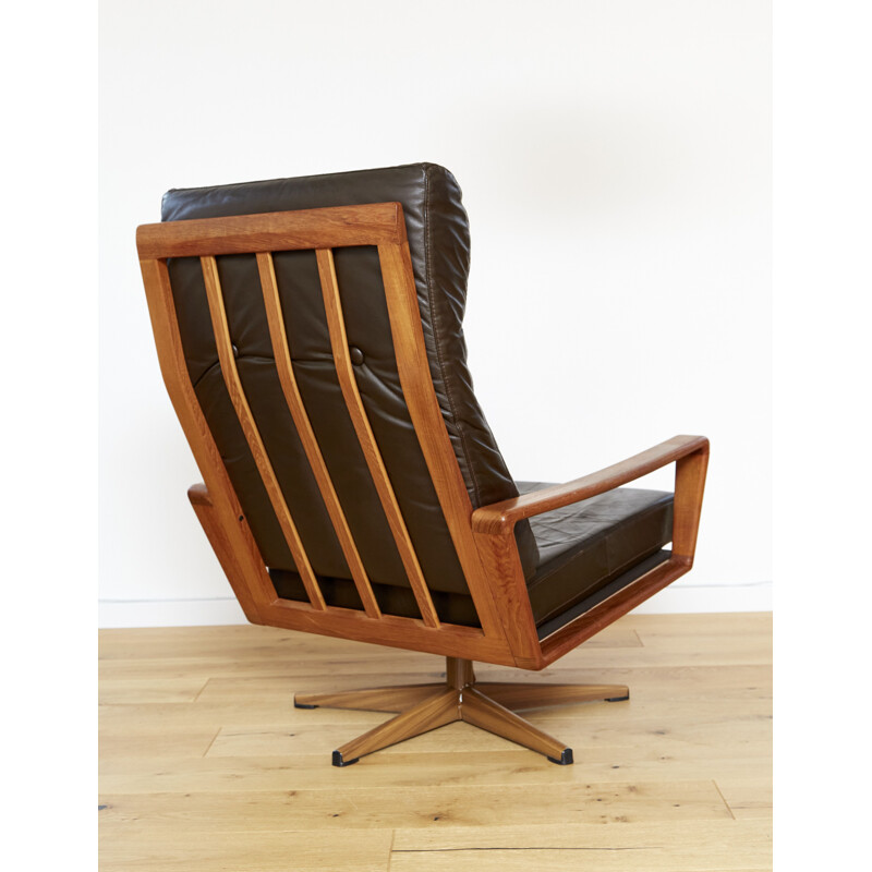 Vintage swivel armchair by Arne Wahl Iversen for Komfort