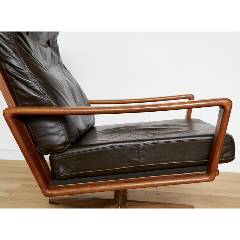 Vintage swivel armchair by Arne Wahl Iversen for Komfort