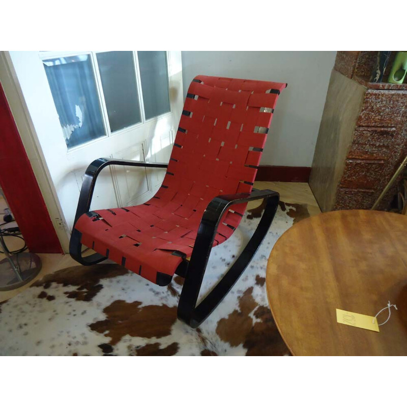 Italian "Dondolo" rocking chair in lacquered beech and red cotton, Luigi CRASSEVIG - 1970s