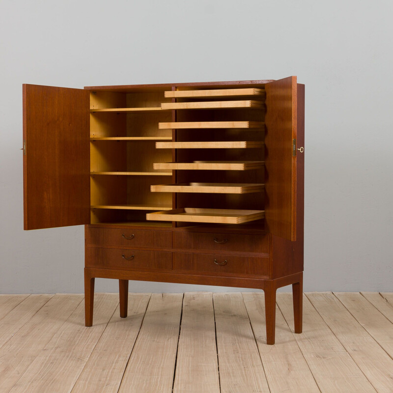 Vintage teak linen cupboard by Thorald Madsen, Denmark 1950