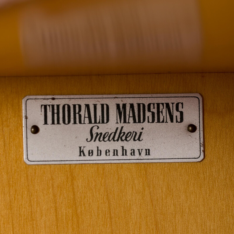 Armário de linho de teca Vintage por Thorald Madsen, Dinamarca 1950