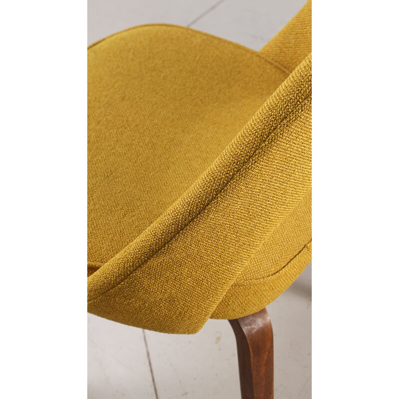 Par de cadeiras de conferência vintage por Eero Saarinen para a Knoll