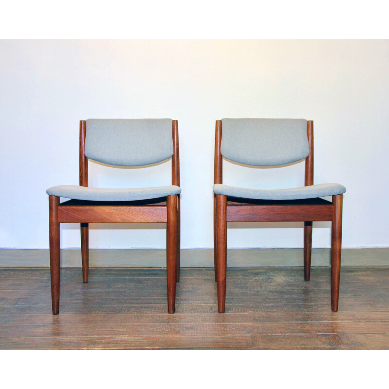 Pair of vintage chairs model 197 by Finn Juhl for France and Søn, Denmark 1960