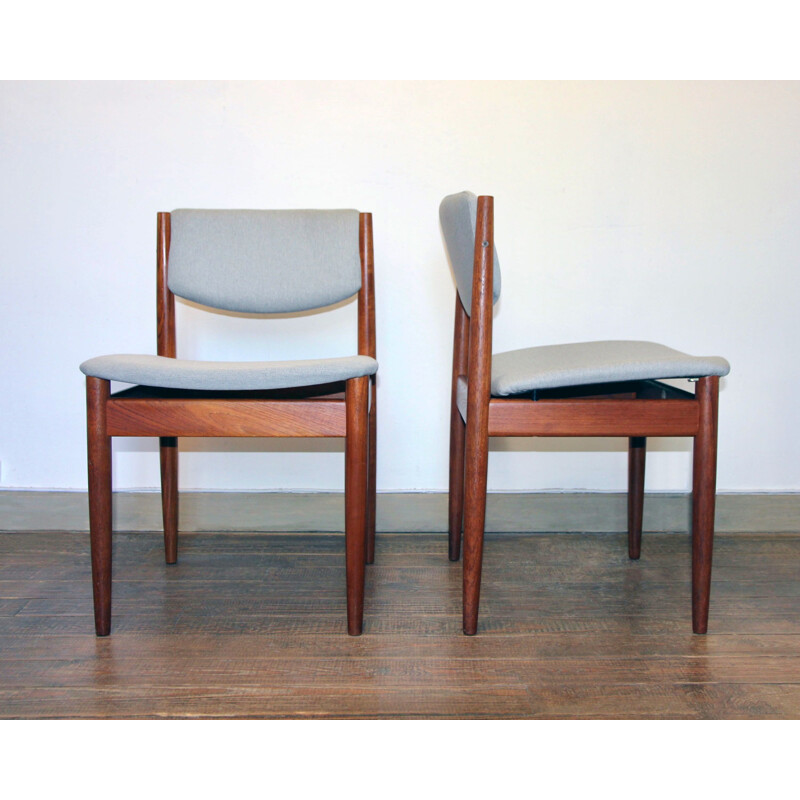 Pair of vintage chairs model 197 by Finn Juhl for France and Søn, Denmark 1960