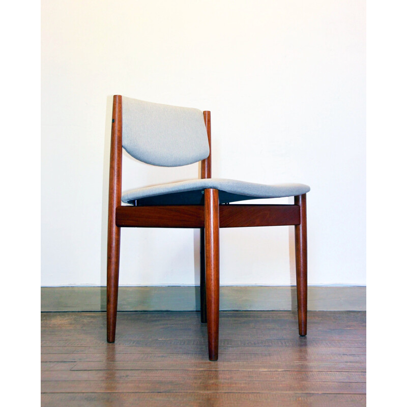 Pair of vintage chairs model 197 by Finn Juhl for France and Søn, Denmark 1960