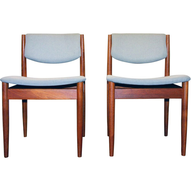 Pair of vintage chairs model 197 by Finn Juhl for France and Søn, Denmark 1960